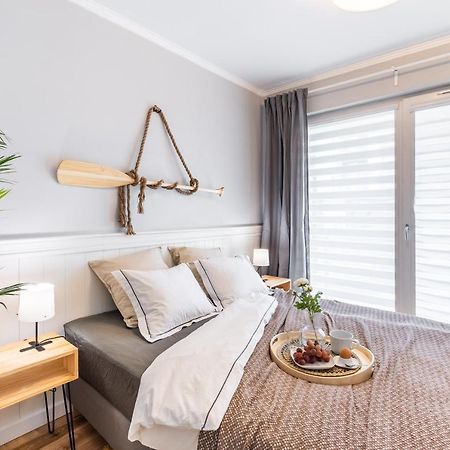 Komfortowy Apartament Z Parkingiem فروتسواف المظهر الخارجي الصورة