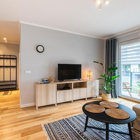 Komfortowy Apartament Z Parkingiem فروتسواف المظهر الخارجي الصورة