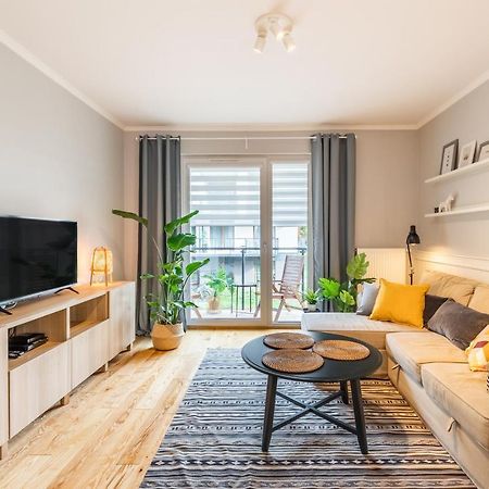 Komfortowy Apartament Z Parkingiem فروتسواف المظهر الخارجي الصورة