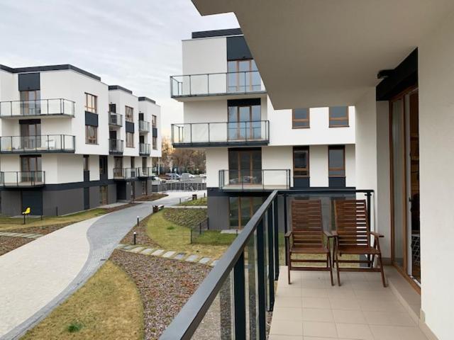 Komfortowy Apartament Z Parkingiem فروتسواف المظهر الخارجي الصورة