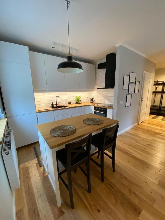 Komfortowy Apartament Z Parkingiem فروتسواف المظهر الخارجي الصورة