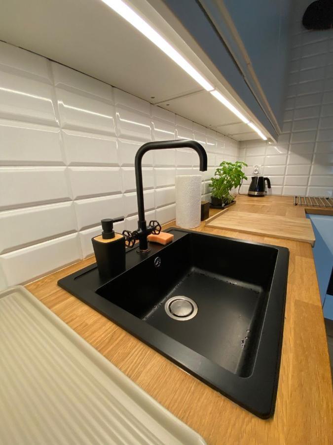 Komfortowy Apartament Z Parkingiem فروتسواف المظهر الخارجي الصورة