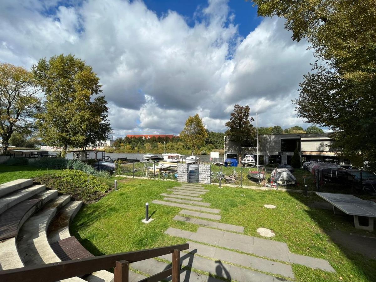 Komfortowy Apartament Z Parkingiem فروتسواف المظهر الخارجي الصورة