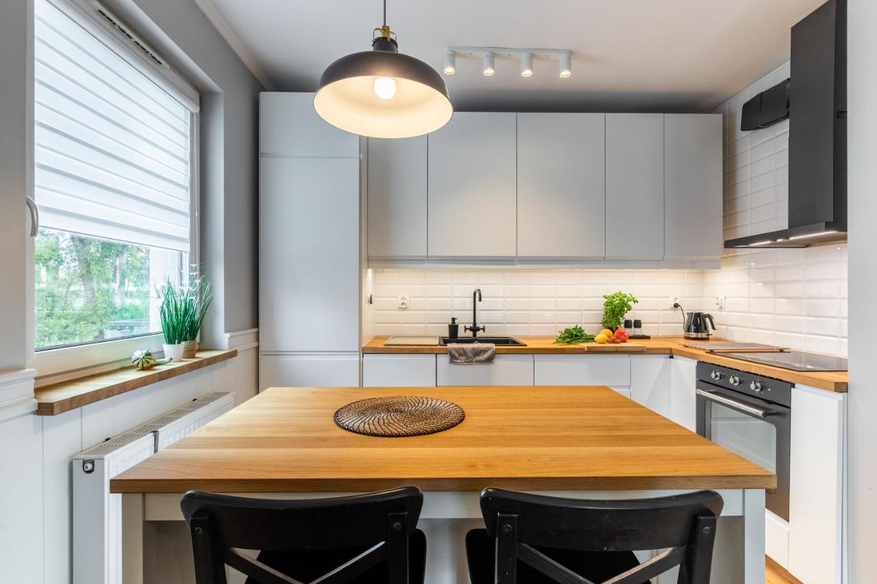 Komfortowy Apartament Z Parkingiem فروتسواف المظهر الخارجي الصورة