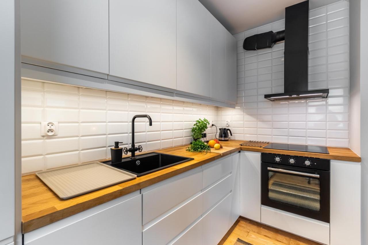 Komfortowy Apartament Z Parkingiem فروتسواف المظهر الخارجي الصورة